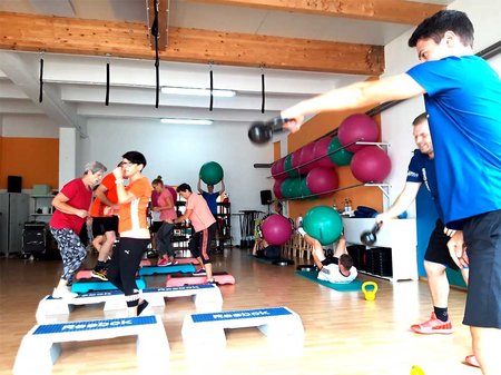 Functional Training mit Pia im MEDI-SPORT-GYM mit den Handballerjungs des TVH, 1. Mannschaft