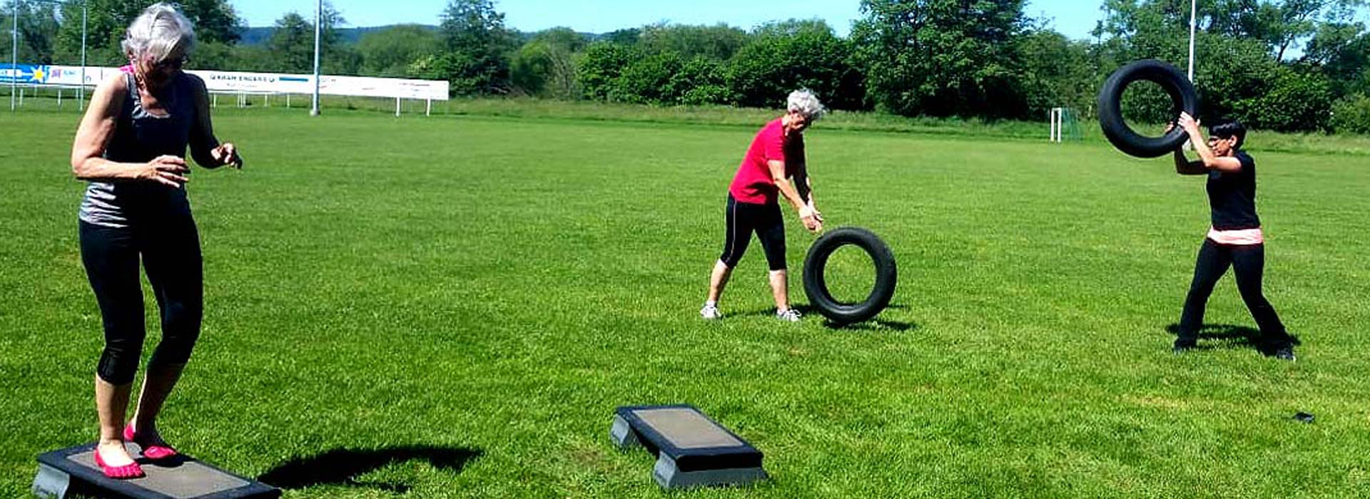 Funktionelles Zirkeltraining - functional training outdoor